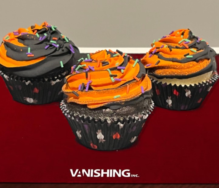 black and orange cupcakes